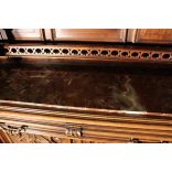 Antik, dúsan faragott reneszánsz tálalószekrény