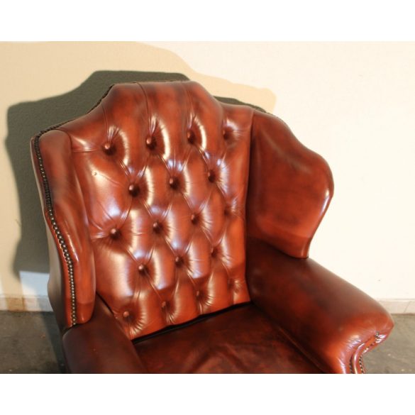Gyönyörű antik chesterfield füles bőr fotel.