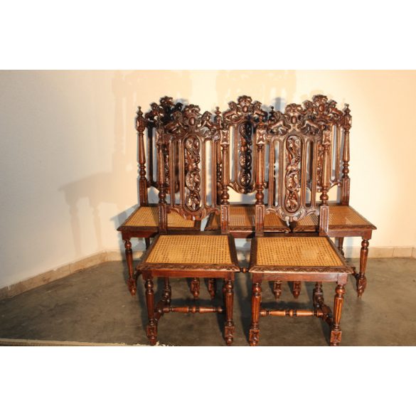Dúsan faragott,reneszánsz stílusú székek