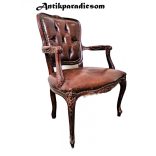  Neobarokk karfás bőr szék