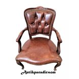  Neobarokk karfás bőr szék