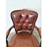  Neobarokk karfás bőr szék