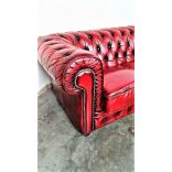 Gyönyörű chesterfield antik burgundi színű bőr kanapé