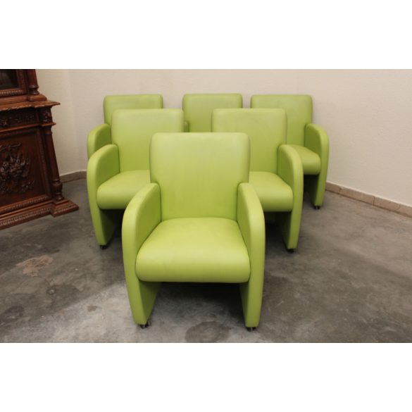 Kivizöld gurulós karfás székek 