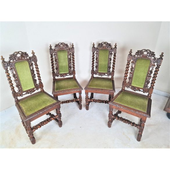 Nagyon szép antik reneszánsz stílusú, dúsan faragott székek 
