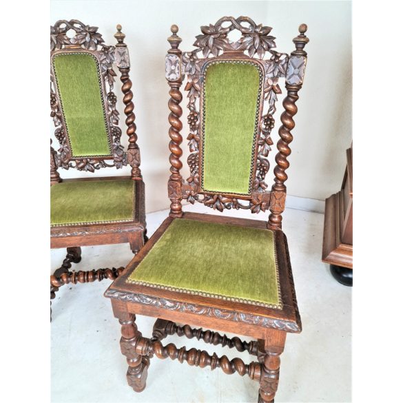 Nagyon szép antik reneszánsz stílusú, dúsan faragott székek 