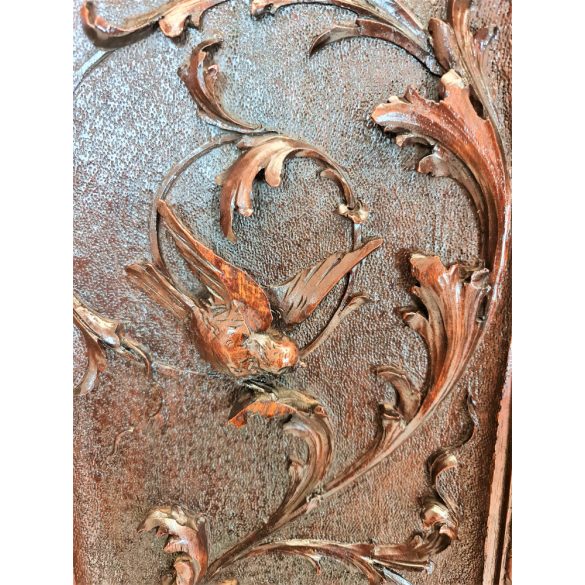 Antik,frissen felújított reneszánsz kabátfogas,előszobafal 