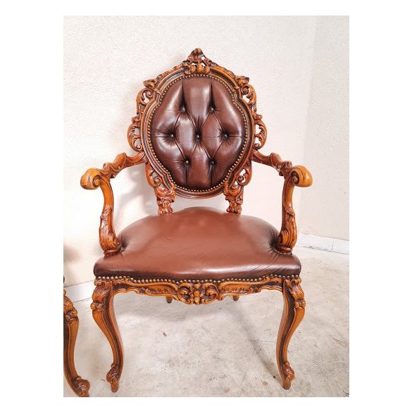 Gyönyörű barokk,dúsan faragott karfás bőr székek