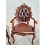 Gyönyörű barokk,dúsan faragott karfás bőr székek