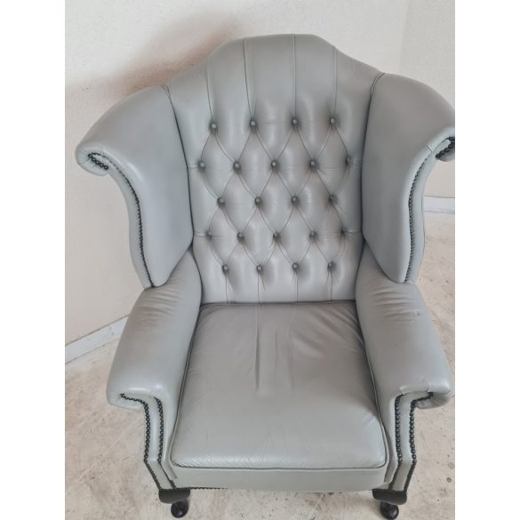 Gyönyörű eredeti chesterfield Queen Anne füles bőr fotel