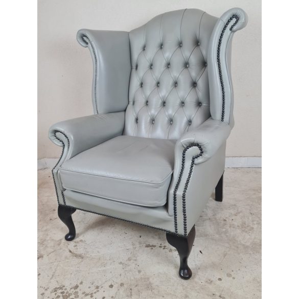 Gyönyörű eredeti chesterfield Queen Anne füles bőr fotel