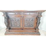 Antik reneszánsz,alakos faragású nagyméretű komód