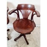 Frissen felújított thonet karfás forgószékek