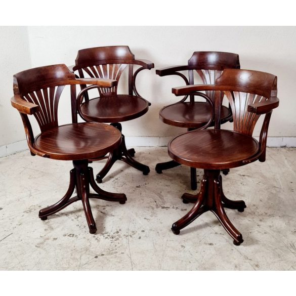 Frissen felújított thonet karfás forgószékek