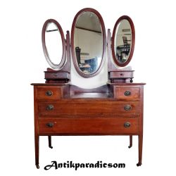 Antik fésülködőasztal