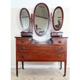 Antik fésülködőasztal