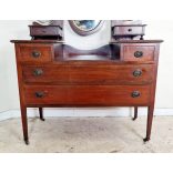 Antik fésülködőasztal