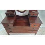 Antik fésülködőasztal