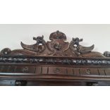 Antik,dúsan faragott reneszánsz stílusú előszobafal