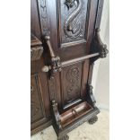 Antik,dúsan faragott reneszánsz stílusú előszobafal