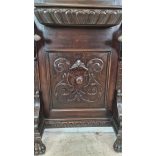 Antik,dúsan faragott reneszánsz stílusú előszobafal