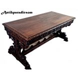 Kb.200 éves antik,dúsan fargott reneszánsz asztal. Múzeumi darab