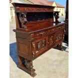 A503 Antik, frissen felújított,reneszánsz ,harci jelenetes faragású étkezőgarnitúra(1800 vége)