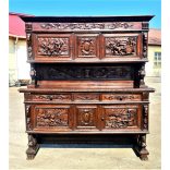 A503 Antik, frissen felújított,reneszánsz ,harci jelenetes faragású étkezőgarnitúra(1800 vége)