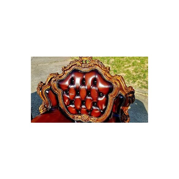 Antik konyak  színű dúsan faragott barokk rokokó chesterfield bőr garnitúra