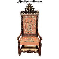   Antik, reneszánsz stílusú,dúsan faragott gobelin szövetű karfás trónfotel