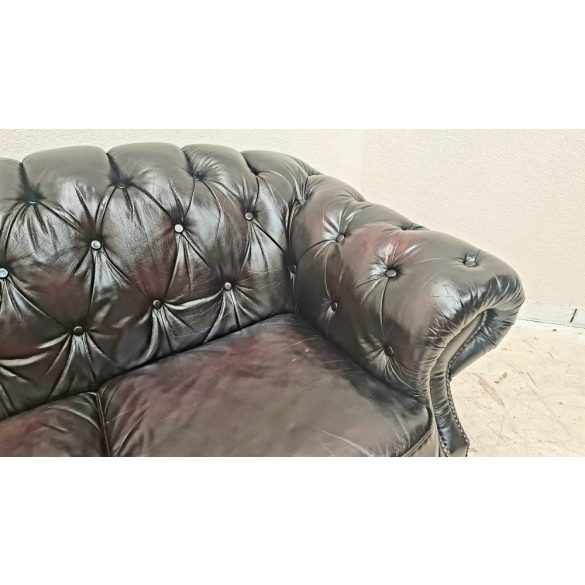 Gyönyörű antik konyak színű eredeti Angol chesterfield bőr kanapé