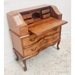 Intarziás  komód szekreter