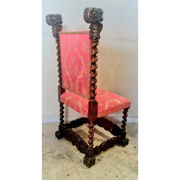 Antik, reneszánsz stílusú, faragott szék