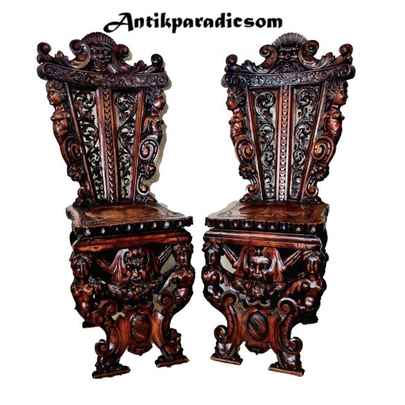 Antik, reneszánsz ,dúsan faragott "sgabello" székek.(Olasz reneszánsz)