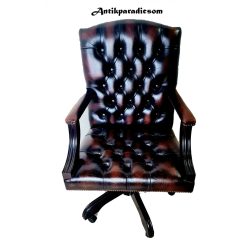 Antik konyak színű chesterfield bőr forgószék