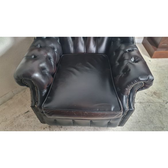 Antik  Angol chesterfield füles bőr fotel