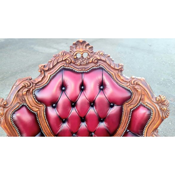 Antik burgundi színű dúsan faragott barokk rokokó chesterfield bőr ülőgarnitúra