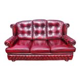 Gyönyörű eredeti Angol chesterfield (Suzanne modell) füles bőr ülőgarnitúra