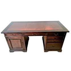   Angol chesterfield tömör mahagóni bőrborítású íróasztal