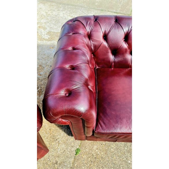 Eredeti antik burgundi színű Angol Chesterfield bőr ülőgarnitúra