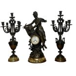 Hatalmas alakos szobros bronz kandallóóra