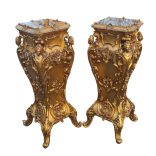 Aranyozott posztamensek