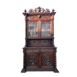   Antik,reneszánsz stílusú dúsan faragott vadászjelenetes tálalószekrény