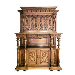 Antik,reneszánsz stílusú dúsan faragott szekrény