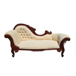   Lenyűgöző antik stílusú rekamié (chaise longue), amely a viktoriánus korszak eleganciáját idézi fel.