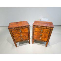 Antik stílusú éjjeliszekrény pár