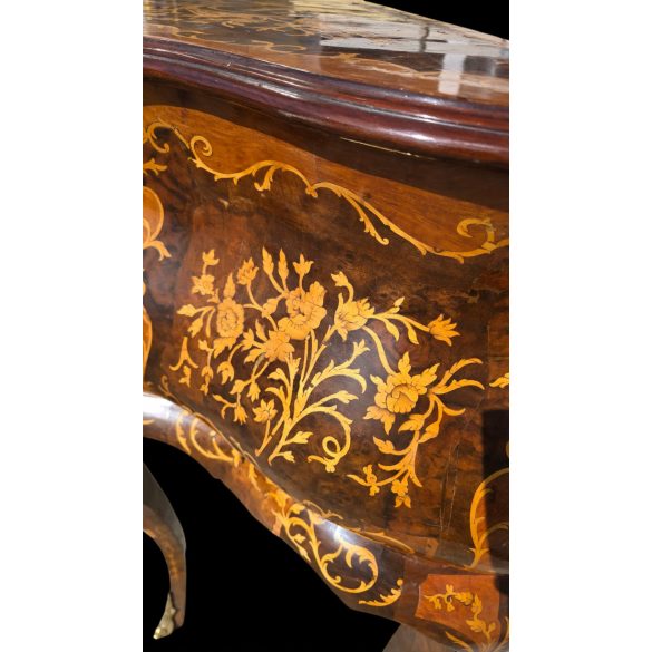 Gyönyörű intarziás barokk stílusú komód