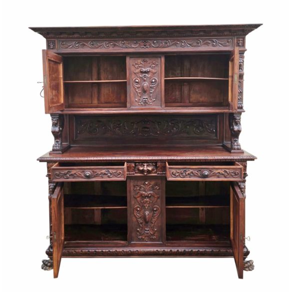 Frissen felújított antik reneszánsz stílusú,dúsan faragott tálalószekrény