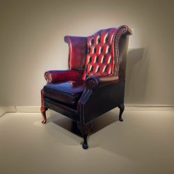 Eredeti Angol Chesterfield Queen Anne füles bőr fotel